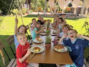 das-Kuechenteam-bereitete-jeden-Tag-ein-Mittagessen-zu